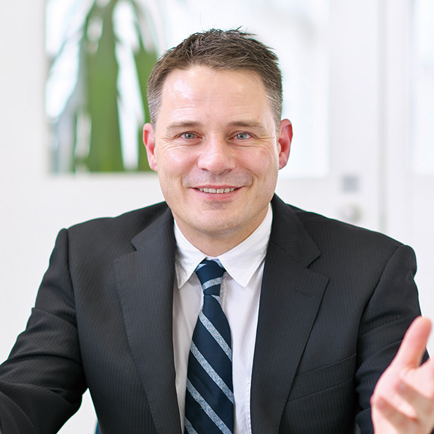 英語担当 マーク・ホロウェイ