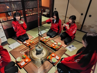 小林家で抹茶と酒粕アイスを試食